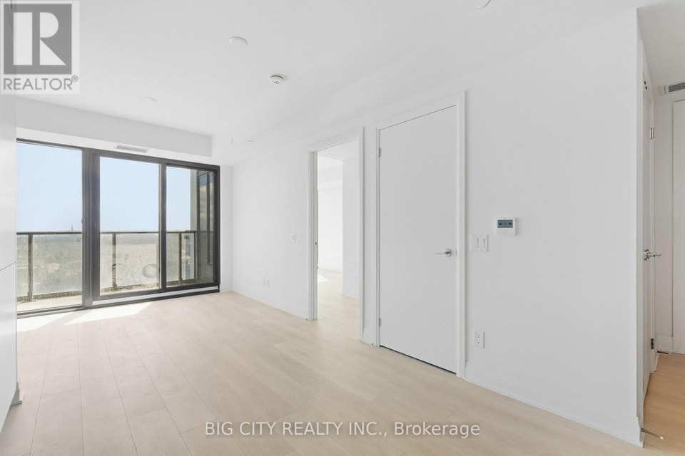2201 - 25 FREDERICK TODD WAY Toronto (Thorncliffe Park), Ontario 3