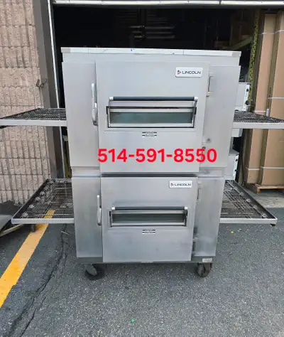Lincoln Conveyor Pizza Oven / Four a Pizza Convoyeur, View more
