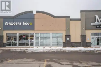 NEWER STRIP MALL LOCATED BEHIND POPULAR RESTAURANTS WITH CROSS ACCESS AGREEMENT TO WALMART AND HOME...