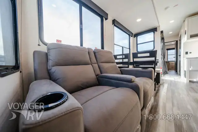 2026 Jayco Jay Flight 401FLTS Bungalow in Travel Trailers & Campers in Kelowna - Image 36