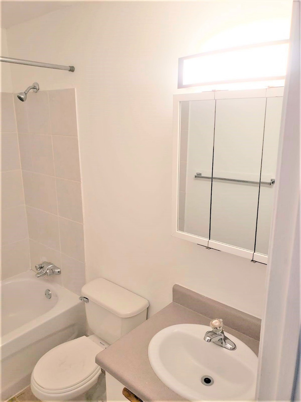 STUNNING 2 Bedroom - Downtown Oshawa 5