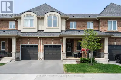 19 ARIETTA LANE Hamilton (Stoney Creek), Ontario