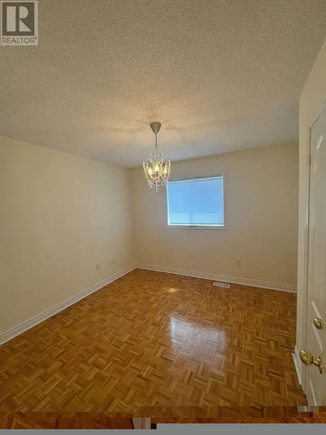 203 LANDSBRIDGE STREET Caledon (Bolton East), Ontario in Houses for Sale in Oakville / Halton Region - Image 23