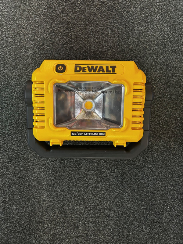 Dewalt Compact Task Light (1037780) in Power Tools in Mississauga / Peel Region - Image 2