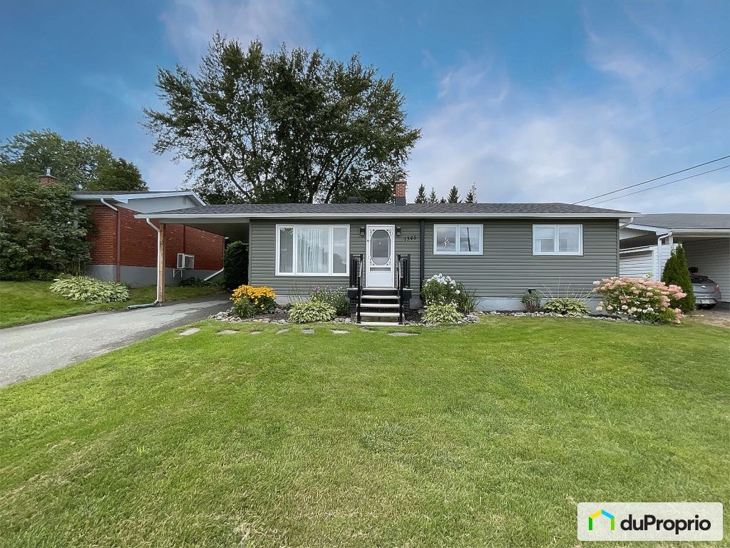 $477,900 - Bungalow for sale in Sherbrooke (Fleurimont) — photo 1