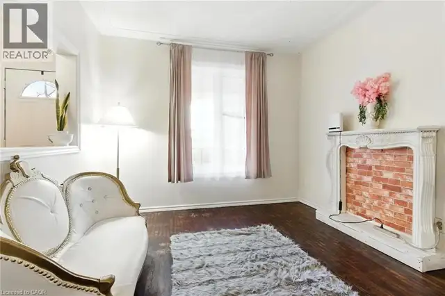 44 HOLTON Avenue N Hamilton, Ontario in Houses for Sale in Hamilton - Image 7