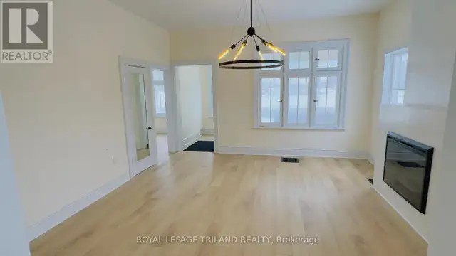 1287 DUNDAS STREET London East (East M), Ontario in Commercial & Office Space for Rent in London - Image 6