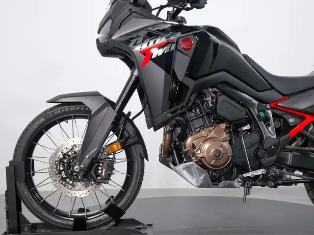 2025 Honda AFRICA TWIN CRF1100S in Street, Cruisers & Choppers in Kelowna - Image 12