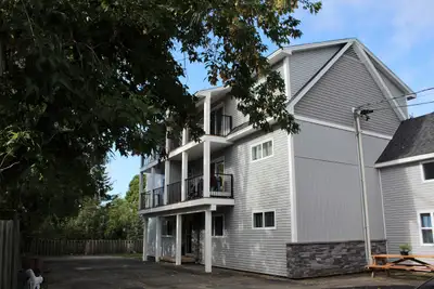 August 1ST- 1 BEDROOM 1 BATH-  BALCONY