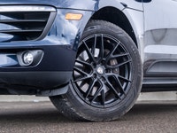 CARGET AUTOMOTIVE is thrilled to offer this 2018 Porsche Macan, offers sporty handling, premium comf... (image 2)