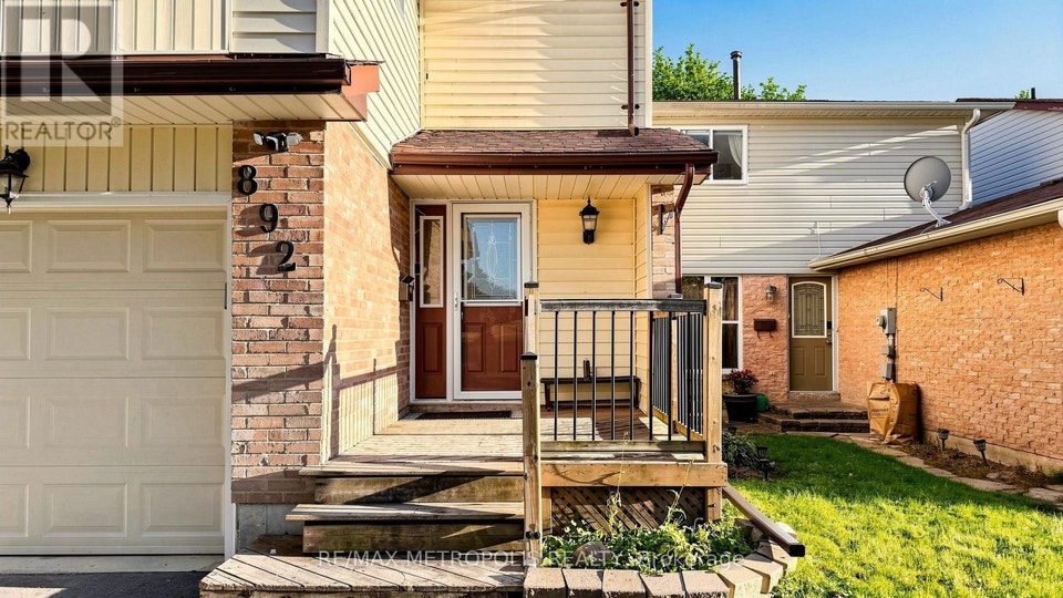 892 GENTRY CRESCENT Oshawa (Eastdale), Ontario 3