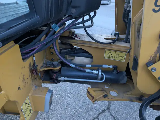 2020 CATERPILLAR 908M in Heavy Equipment in Edmonton - Image 26