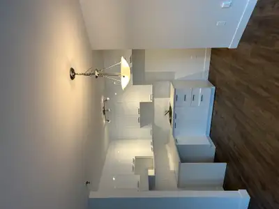 MAGNIFIQUE 3 1/2 (50 ANS ET PLUS) HYDRO INCLUS