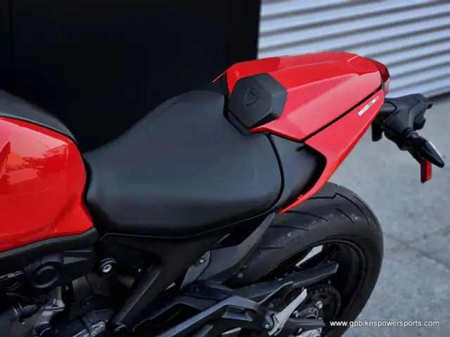 2023 Ducati Monster + Ducati Red in Sport Bikes in Oshawa / Durham Region - Image 12