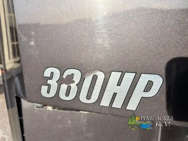 2013 Fleetwood RV Discovery 40X Diesel 057,684 Miles in RVs & Motorhomes in Moncton - Image 69