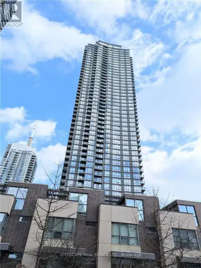 *Luxury Sub-Penthouse with Panoramic Lake, City Skyline & CN Tower Views at Toronto's core downtown...