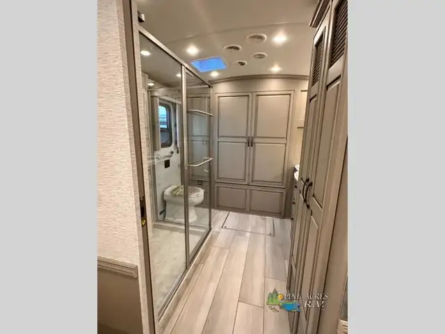 2025 Newmar Dutch Star 4369 Black Out Package in RVs & Motorhomes in Moncton - Image 55