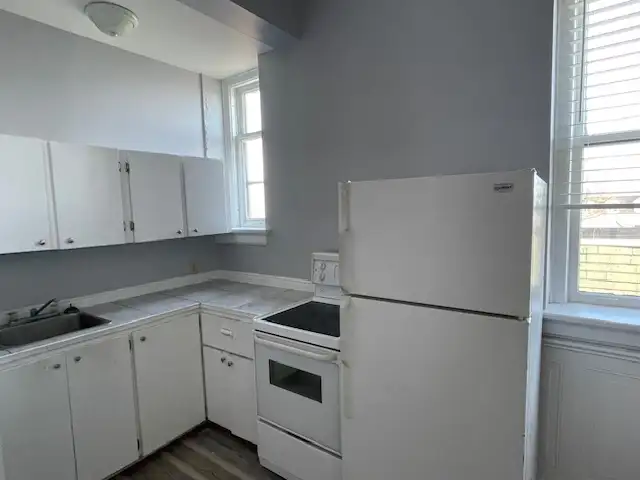 Large 1 Bedroom in the heart of the city in Long Term Rentals in Saint John - Image 4