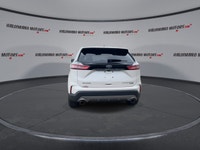// ACCIDENT FREE!! // // SINGLE OWNER! // This 2019 Ford Edge Titanium AWD is a smart choice for dri... (image 6)