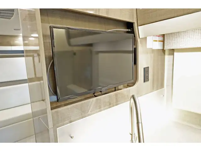 2023 Entegra Coach Qwest 24N B+ Mercedes turbo diesel 2023 NEUF in RVs & Motorhomes in Laval / North Shore - Image 8