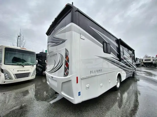 2017 Tiffin Motorhomes Allegro 36 LA in RVs & Motorhomes in Abbotsford - Image 9