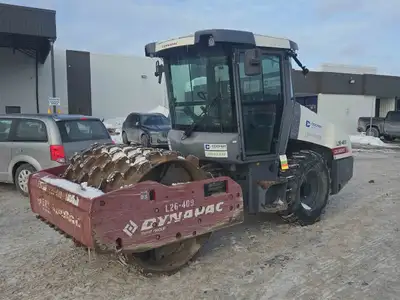 2019 DYNAPAC CA1500PD 66in. PAD DRUM ROLLER, A/C CAB, 1411 HOURS 2019 Dynapac CA 1500PD Call or Text...