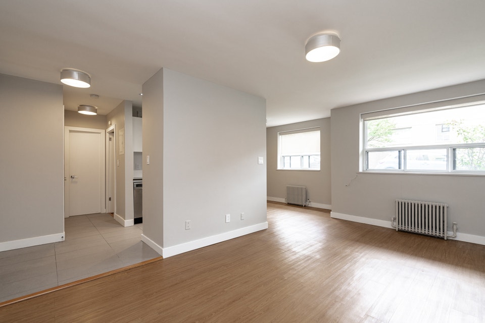 renovated one bedroom, broadview and mortimer - ID 1242 3