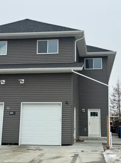Welcome home to this bright and inviting 3-bedroom 4-plex, complete with a single attached garage fo...