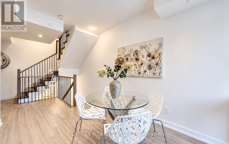 28 - 861 SHEPPARD AVENUE W Toronto (Clanton Park), Ontario 3