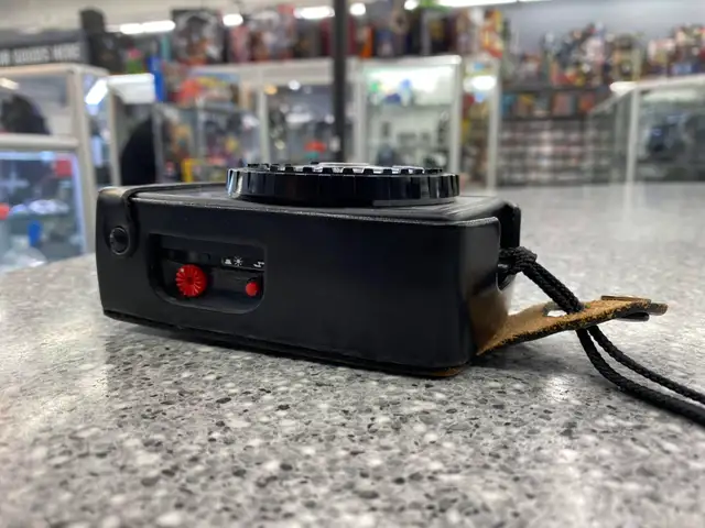 Gossen Lunasix F Lightmeter in Cameras & Camcorders in City of Toronto - Image 3