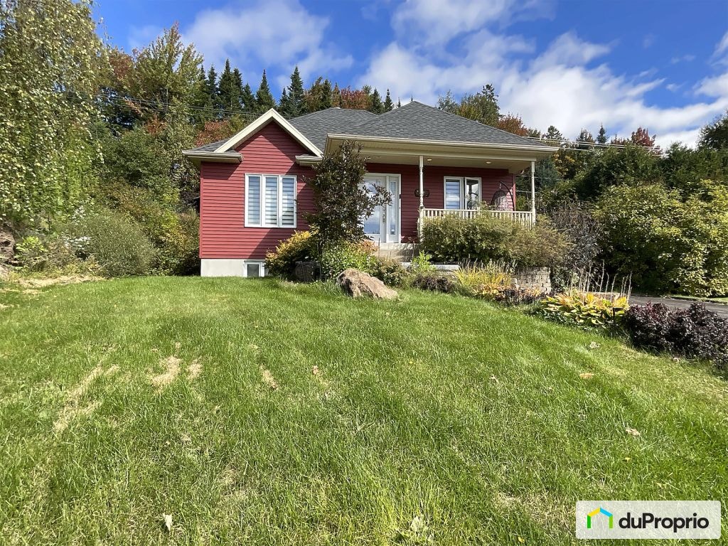 $629,500 - Bungalow for sale in Lac-Beauport — photo 1