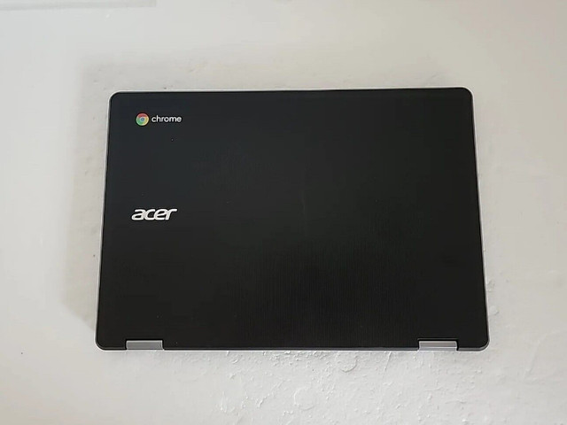 Acer Chromebook Spin 11 with Touchscreen in Laptops in Edmonton - Image 3