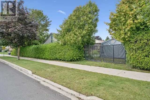11 KEATING DRIVE Centre Wellington (Elora/Salem), Ontario in Houses for Sale in Kitchener / Waterloo - Image 19