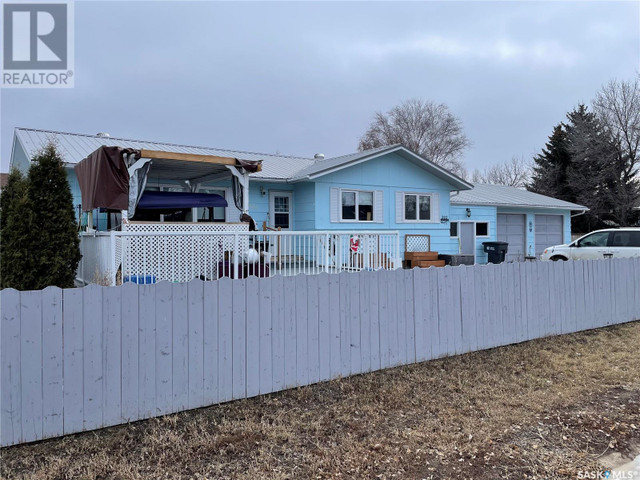303 Westview DRIVE Coronach, Saskatchewan in Houses for Sale in Moose Jaw - Image 3