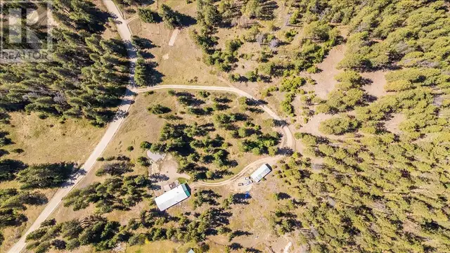 7465 Broadwater Road Castlegar, British Columbia in Houses for Sale in Nelson - Image 10