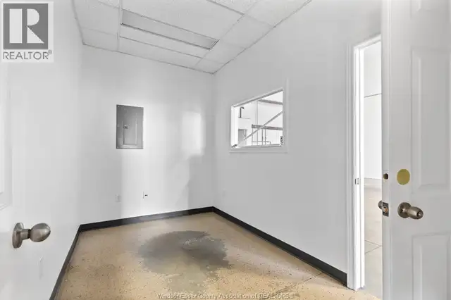 492 BLANCHARD PARK Unit# 1 Lakeshore, Ontario in Commercial & Office Space for Rent in Windsor Region - Image 6