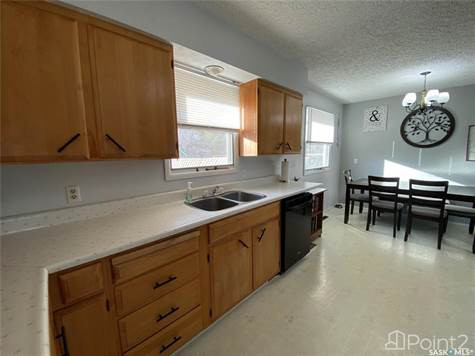 49 5 Street CRESCENT in Houses for Sale in Saskatoon - Image 3