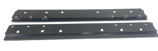 Fifth wheel hitch rails runs parallel to frame 38" long in RV & Camper Parts & Accessories in Whitehorse