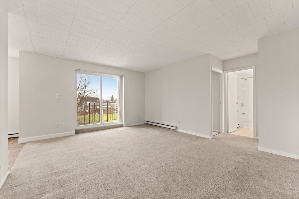 Sandilands Tower Apartments - 2 Bedroom, 1 Bath Apartment for Re 4