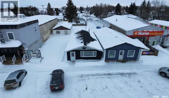 421 Main STREET S Foam Lake, Saskatchewan in Commercial & Office Space for Sale in Saskatoon - Image 2