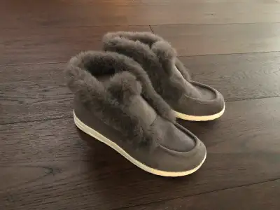 Never worn
