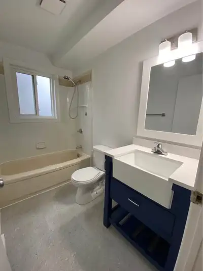**2 Bedroom Apartment 42 Somerset St, Unit 7 $1,395/Month** Available Now! Freshly updated 2-bedroom...