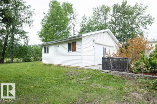 4903A 47 AV Rural Westlock County, Alberta in Houses for Sale in Edmonton - Image 8