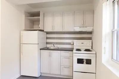 320 square foot studio apartment near McGill - ID 524