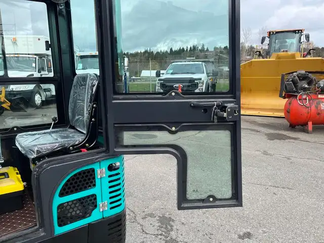 2024 agt Industrial Green QH13R Mini Excavator 420CC Gas Engine  in Heavy Equipment in Richmond - Image 28