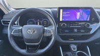 NAVIGATION, PANORAMIC ROOF, LEATHER SEATS, HEATED FRONT SEATS, ADAPTIVE CRUISE CONTROL This vehicle... (image 9)