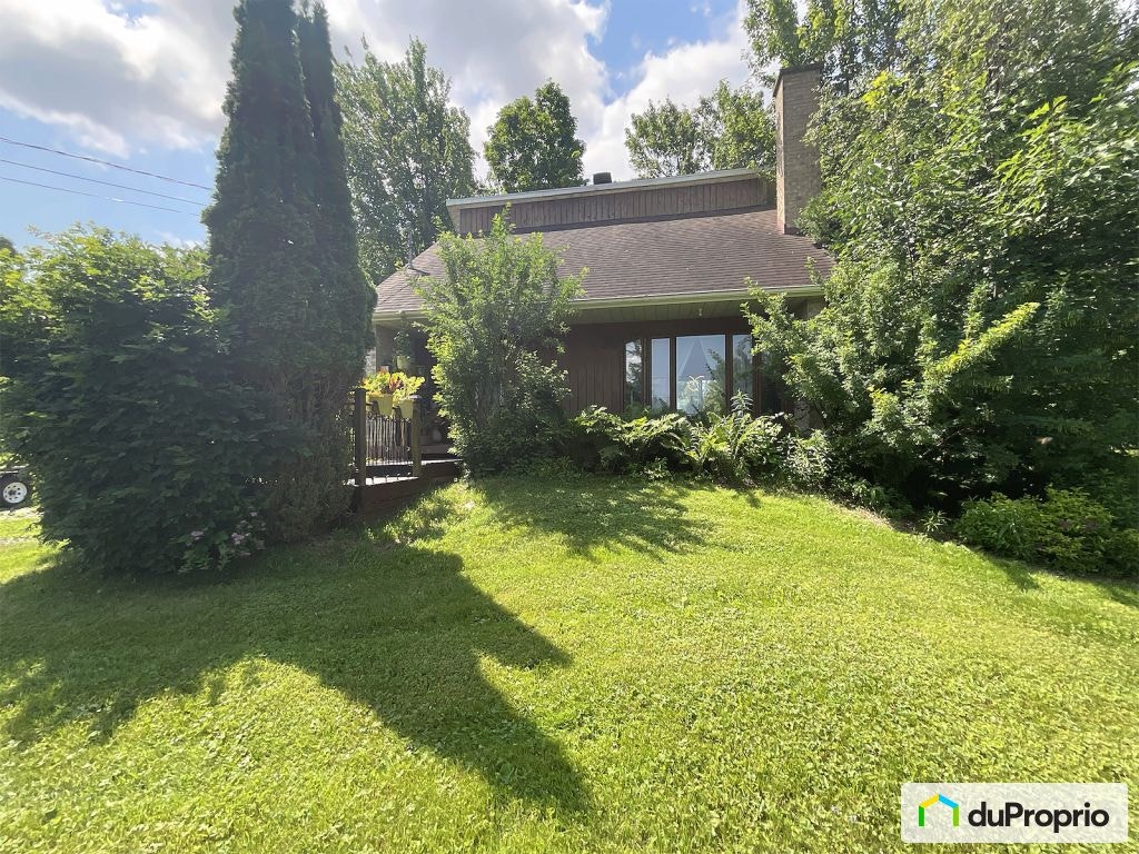 $590,000 - 2 Storey for sale in Magog — photo 1
