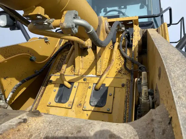 2011 Caterpillar Wheel Loader 972H in Heavy Equipment in Grande Prairie - Image 27