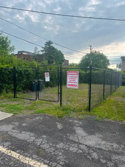 ✅ Fenced Storage Yard – Ideal for Contractors, Landscapers & Delivery Fleets 980 sq.ft If you're a c...