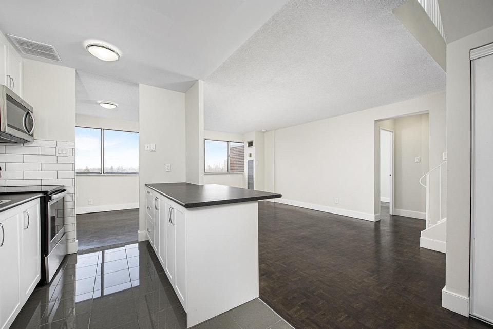 2 Bedroom Apartment for Rent - 7230 Darcel Ave 2